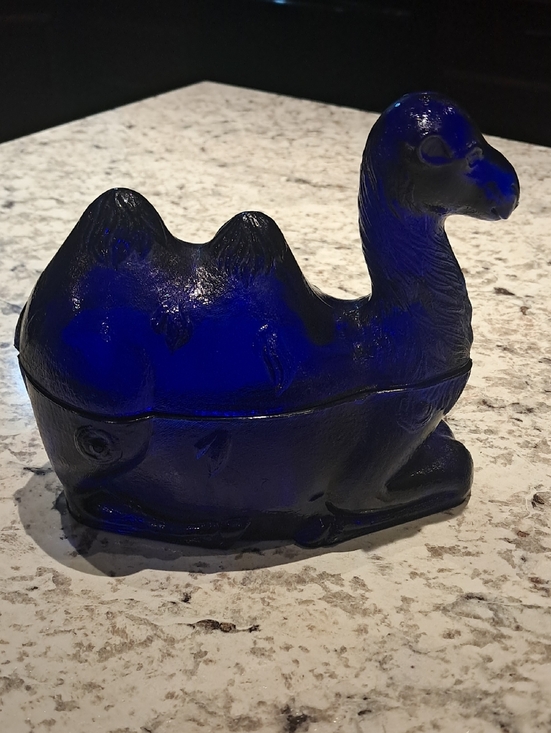Westmoreland Other - Vintage Westmoreland "Humphrey The Camel" Cobalt Blue Lidded Candy Dish